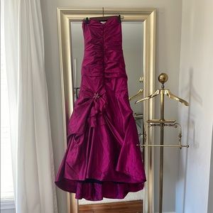 Jessica McClintock Fuchsia Strapless Prom Dress